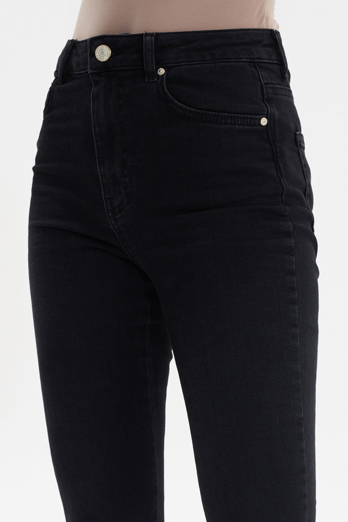 Trendyol Slit High Waist Flare Jeans TWOAW21JE0025 3 Trendyol Slit High Waist Flare Jeans TWOAW21JE0025 3